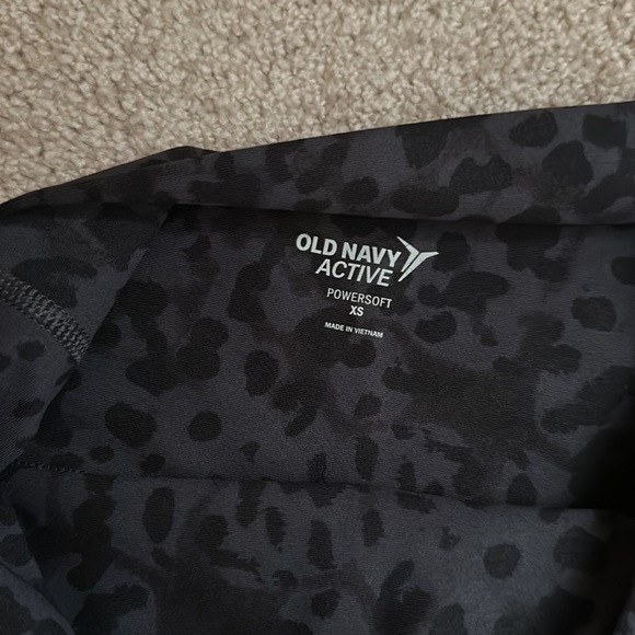 Old Navy Powersoft Maternity Leggings - Picture 3 of 5